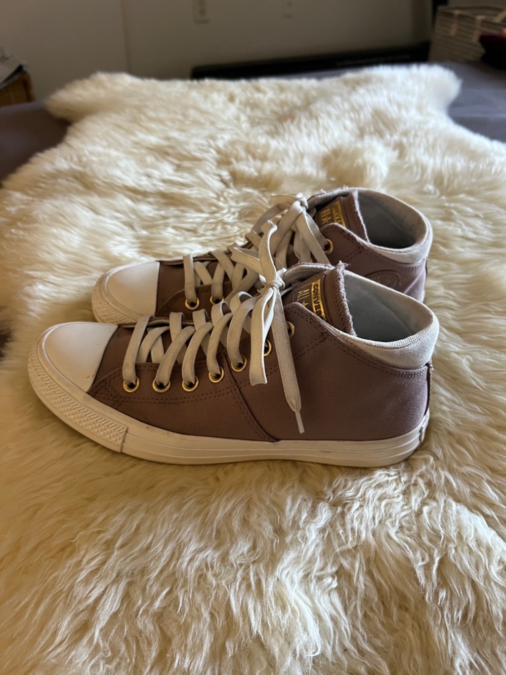 Converse CTAS Madison Mid-Top – Mauve/Gold – Women’s 9 – Like New